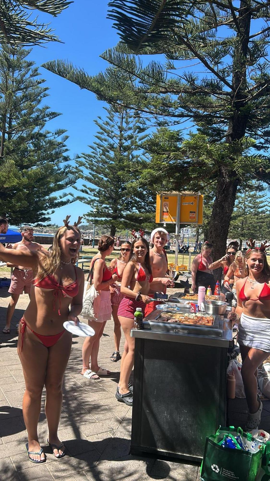 Mad Monkey Hostel Coogee Beach Randwick Esterno foto